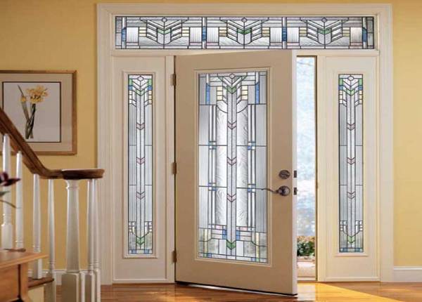 Входная группа с витражом в Истре