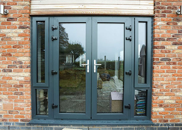 Алюминиевая дверь в коттедж в Истре