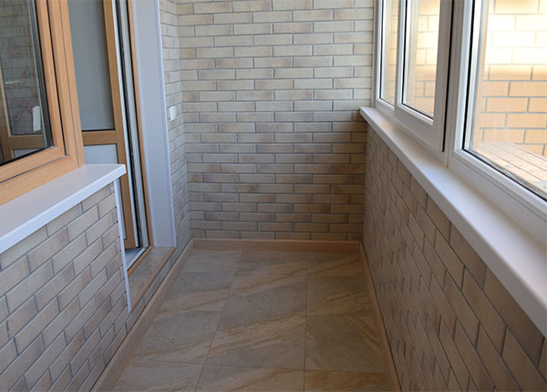 Отделка лоджии искусственным камнем в Истре